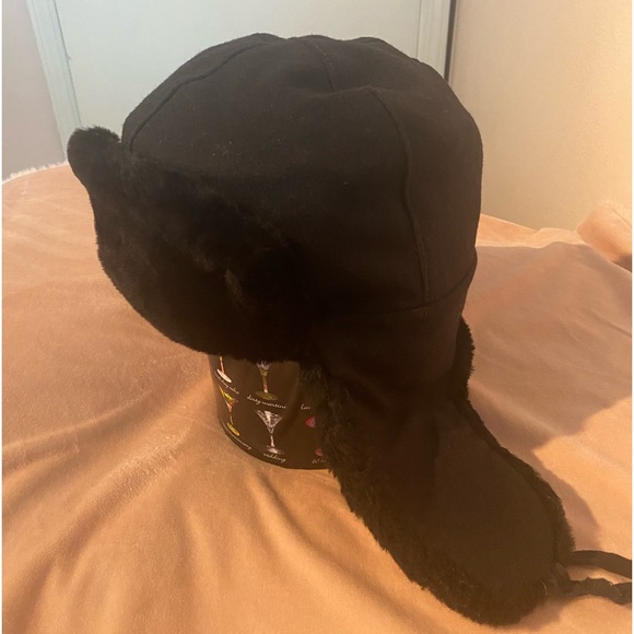 VINTAGE black faux fur cold weather hat ❄️ ⛄️ - Picture 3 of 8